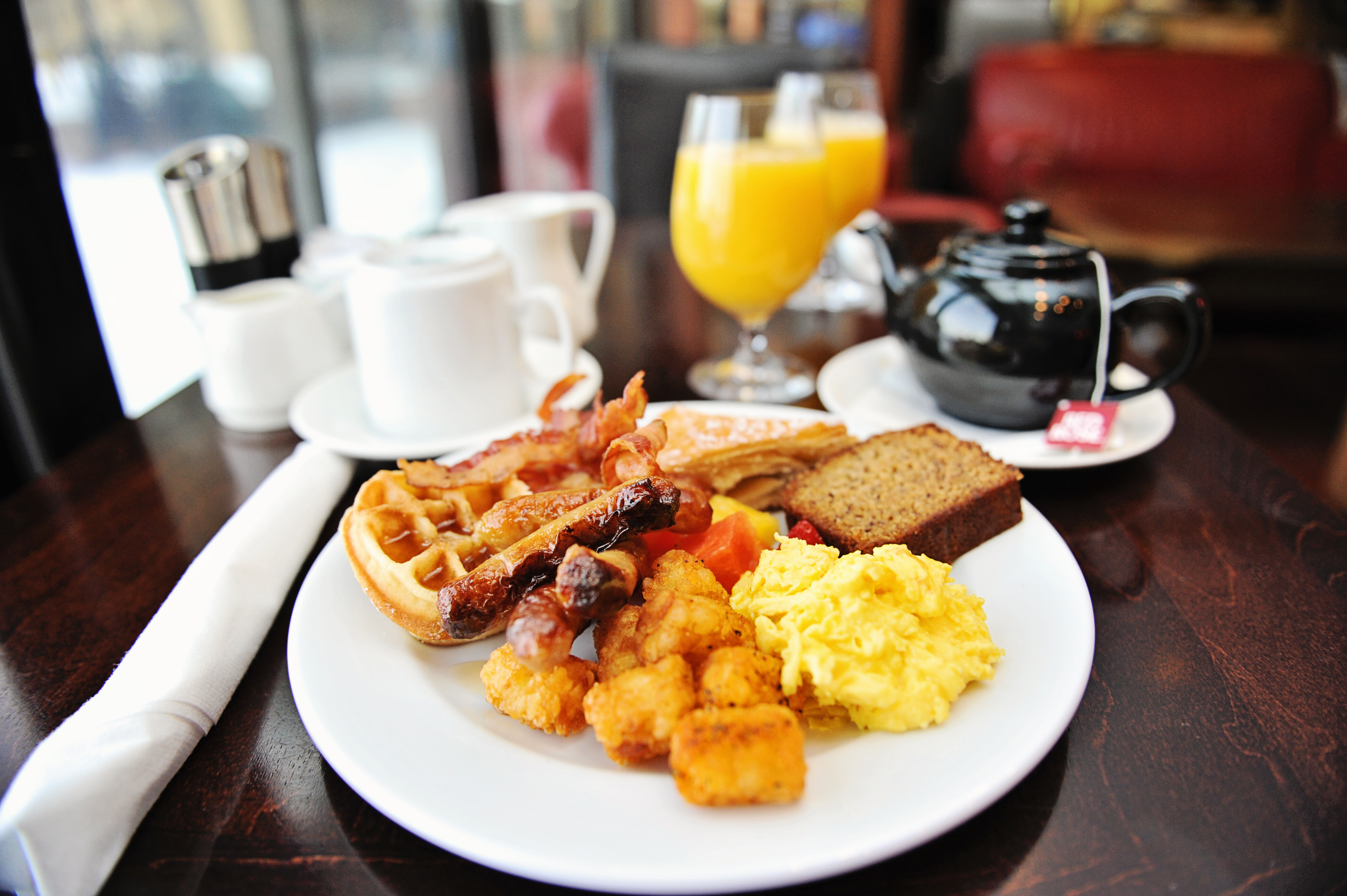 Питание breakfast что это значит. Британские привычки в еде. Brekfast. Мозамбик еда. Испанский завтрак фото.