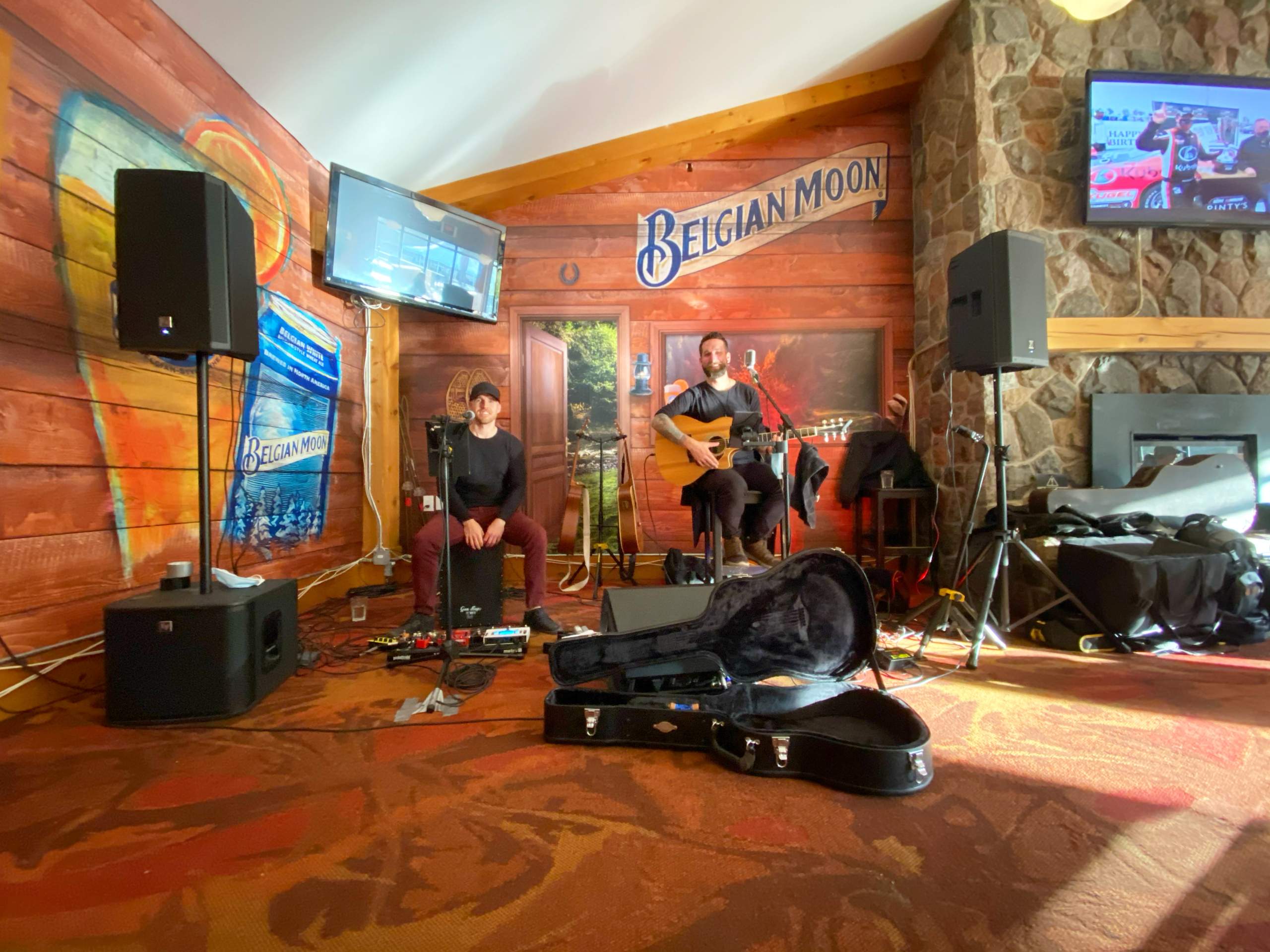 Live Music at the Crazy Horse Horseshoe Resort Barrie Ontario